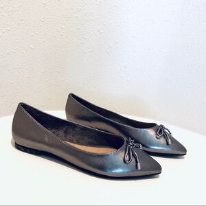 Me Too Leather Pointy Toe Metallic Women’s Flats Size 5.5 NIB